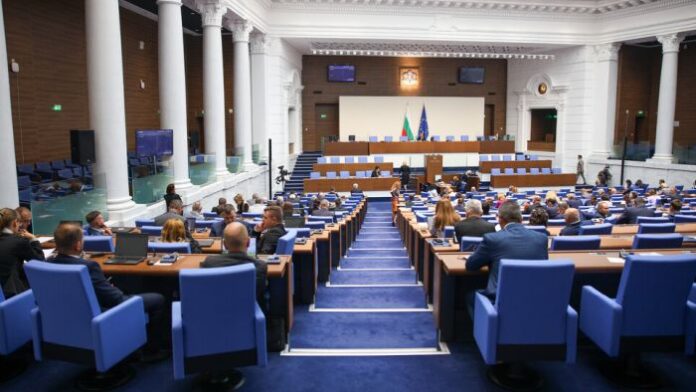 Депутатите забраниха пропаганда на нетрадиционна сексуална ориентация в училище