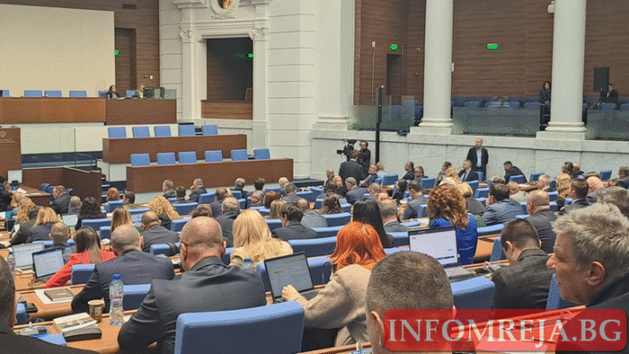 Депутатите забраниха рекламата на вейпове с дрога