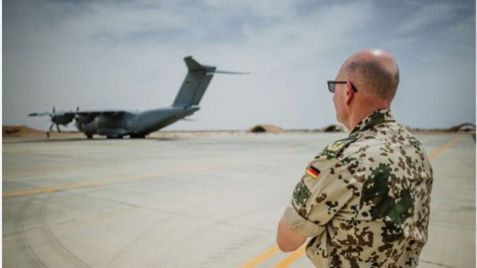 Десет българи са евакуирани от Судан с германски военни самолети