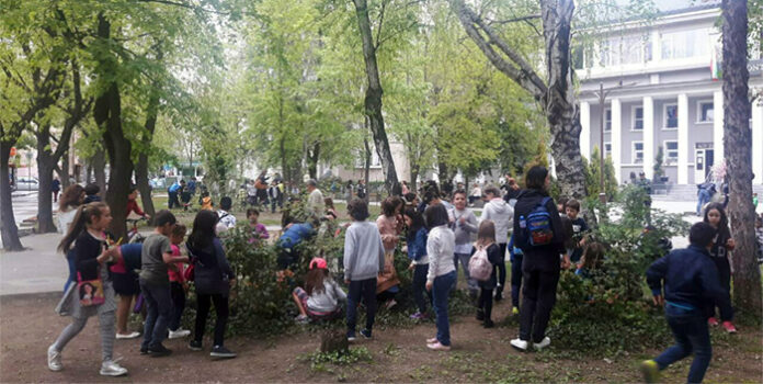 Десетки деца се включиха във веселата инициатива „Лов на великденски яйца“ в Благоевград