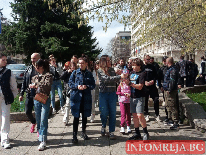 Десетки кюстендилци се включиха в националния протест срещу насилието над животни