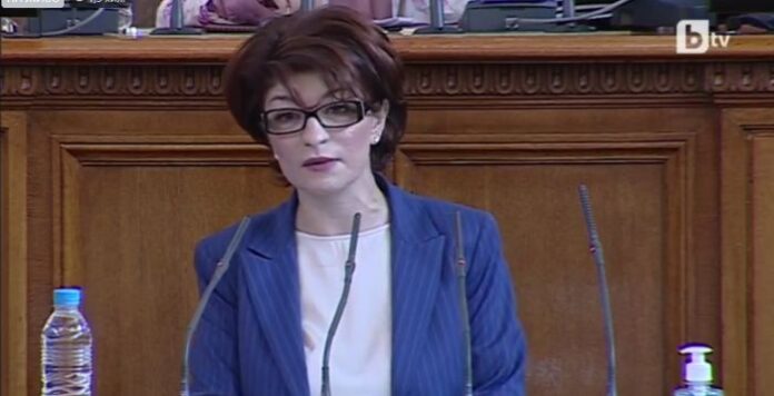 Десислава Атанасова: Свидетели сме на блокаж на цели държавни системи