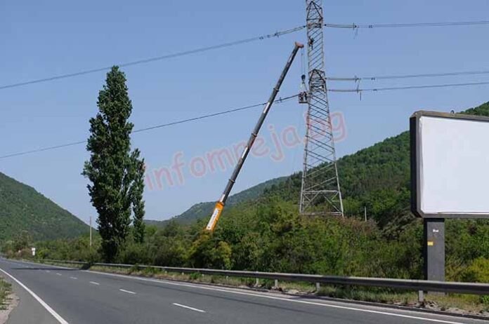Дете от Велинград е открито мъртво върху електрически стълб