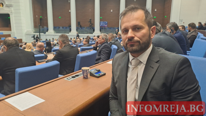 Димчо Димчев: Подписваме договори