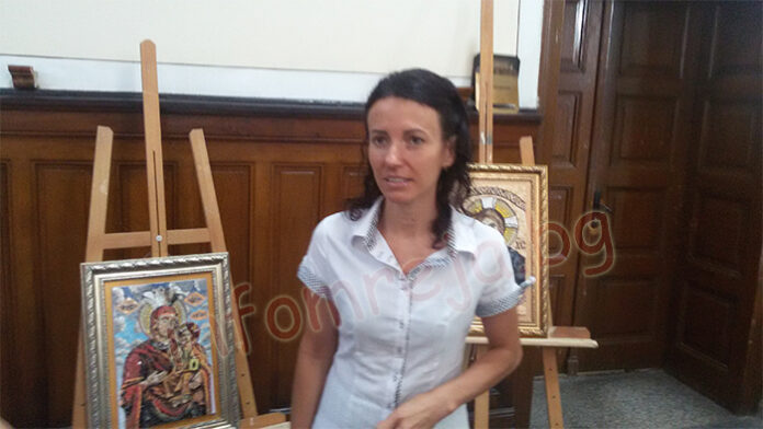 Димитрина Гошева представи 14 картини от мозайка в Кюстендил