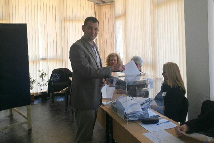 Димитър Делчев и Анна Бистричка гласуваха за реформирана България