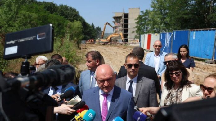 Димитър Главчев си отдъхва при редовен кабинет с приемственост