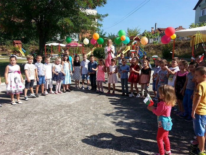 Директорката Мариана Костадинова откри новата учебна година в ОДЗ „Джани Родари