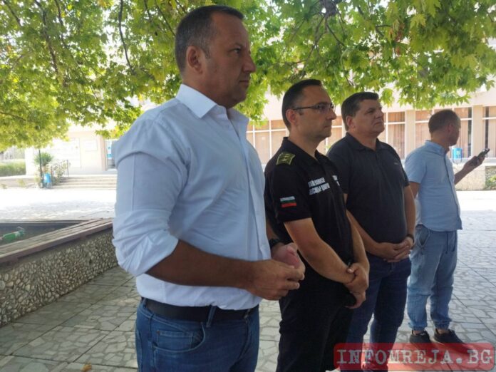 Джартов: Два самолета от Швеция гасят Малешево от утре