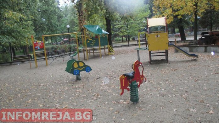 Днес дъждът продължава да вали на много места