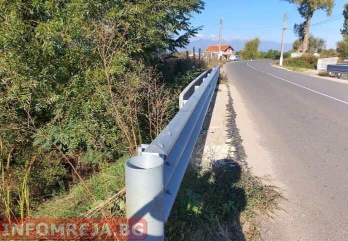До община Гърмен и АПИ: Кога пешеходците в  Хвостяне ще се движат спокойно из селото?