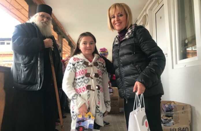 Добрини не само по Коледа! Подсигурено е отоплението за децата на отец Иван