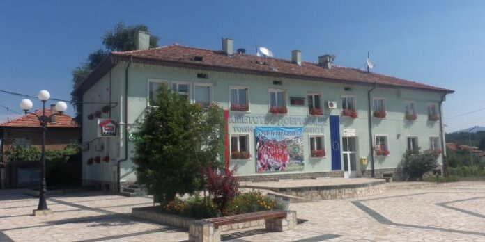 Добринище спасява от разруха вековен храм