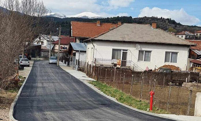 Добърско посреща Великденските празници с обновени улици