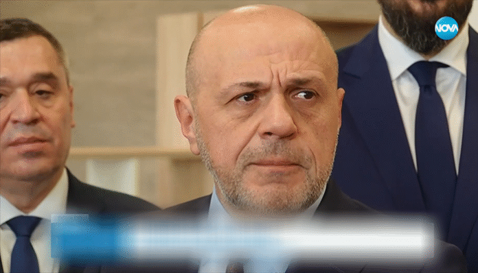 Дончев с прогноза за уволнения в администрацията и по-малък бюджет