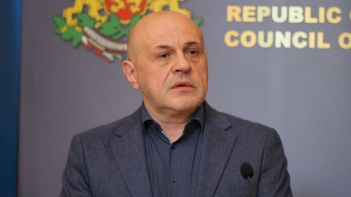 Дончев упрекна Радев