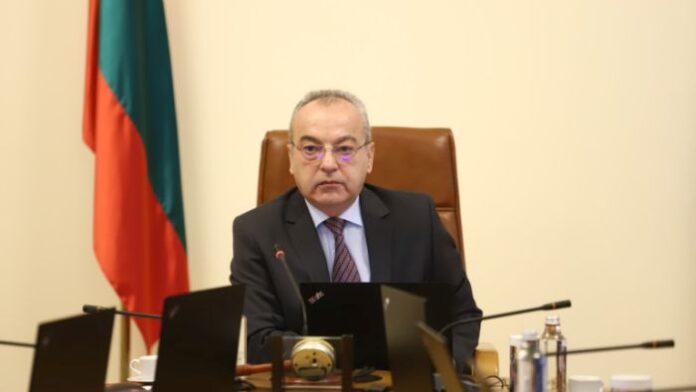 Донев: Служебното правителство не се намесва в предизборната кампания