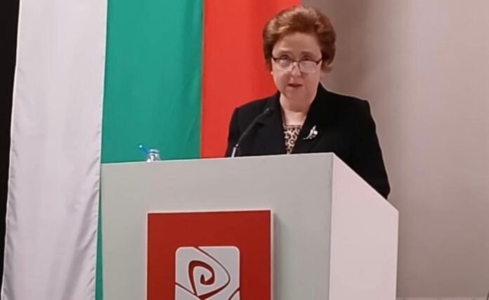 Дора Янкова отново оглави Обединението на жените социалистки в БСП