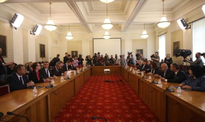 ДПС към Мария Габриел: На България ще ѝ отива да има жена премиер
