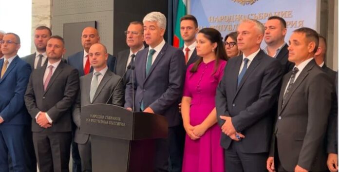 ДПС на Доган: Главчев прояви явни признаци на зависимости с Пеевски
