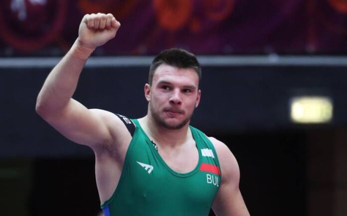 Дупничанинът Кирил Милов е на финал на ЕП по борба в Букурещ