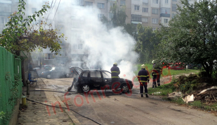 Два автомобила горяха в Дупница
