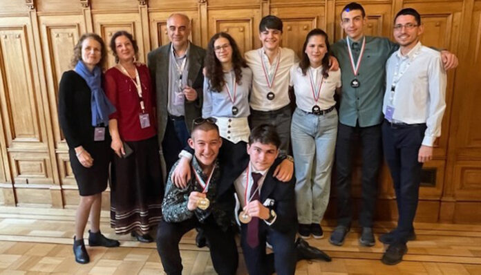 Два сребърни медала спечелиха българските ученици в Люксембург