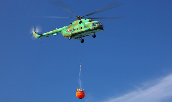 Два вертолета Ми-17 и военнослужещи от ВВС и СВ се включиха в гасенето на пожара в Мокрен