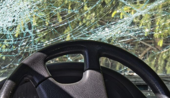 Двама души пострадаха тежко при ПТП на Подбалканския път