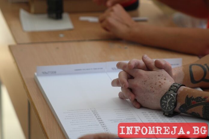 Двама министри говорят за видеонаблюдението на изборите