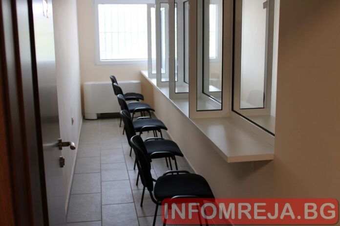 Двама преспаха в ареста