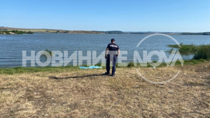 Две деца се удавиха в езеро край Бургас