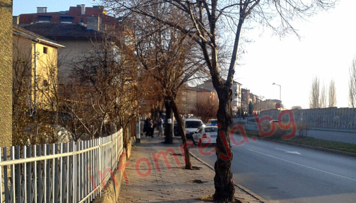 Две коли се удариха на ул. 