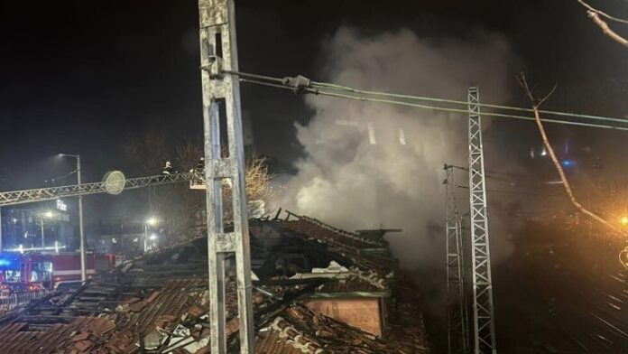 Две къщи изгоряха в смолянския квартал 