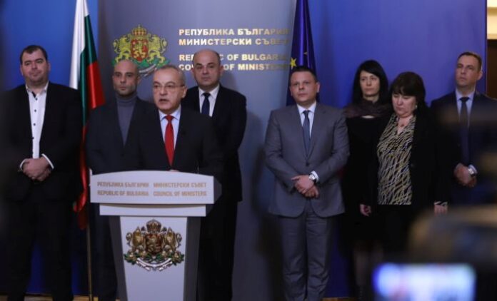 Държавата контролира веригите заради високите цени