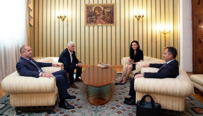 Държавният глава проведе среща с председателя на организацията на българските евреи „Шалом“