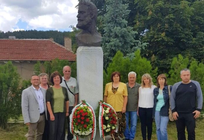 Единствено ПП ГЕРБ почете Деня на Христо Ботев в община Бобов дол