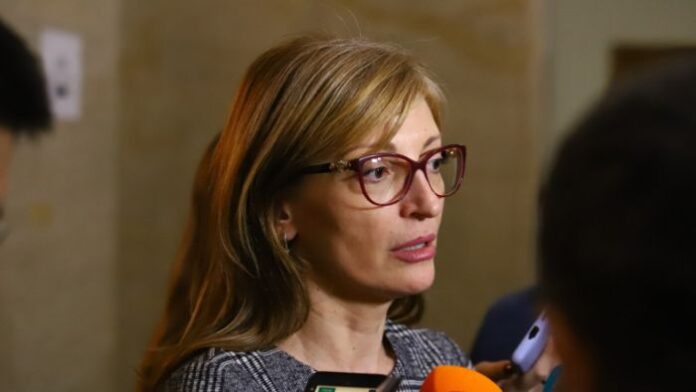 Екатерина Захариева: Червените линии на партиите тласнаха страната към избори