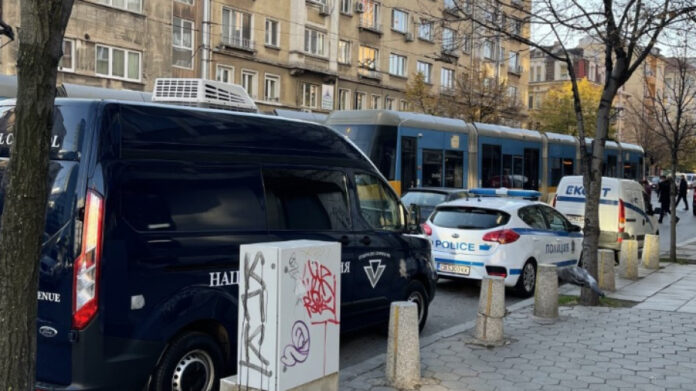 Екипи на НАП и МВР провеждат акция в АПИ