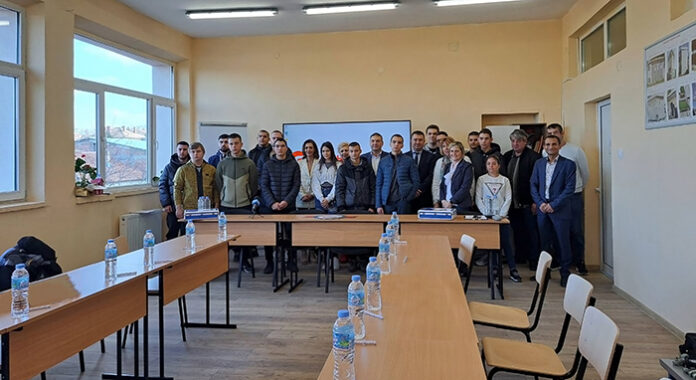 Електрохолд оборудва учебен кабинет по електротехника в Професионална гимназия по механоелектротехника – Плевен