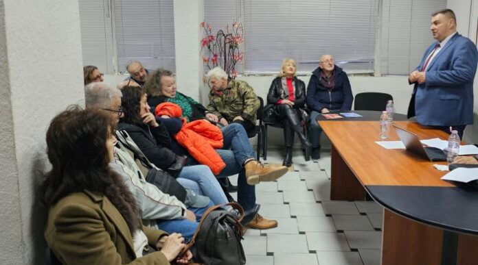 Емил Радев: Фалшива новина е
