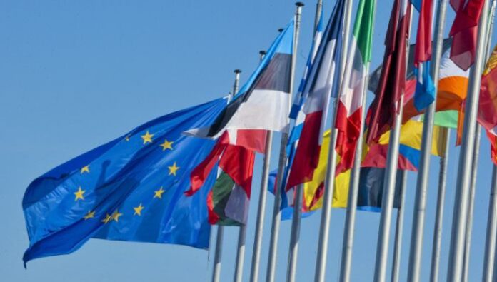 ЕС дава 35 млрд. евро на Украйна от замразени руски активи