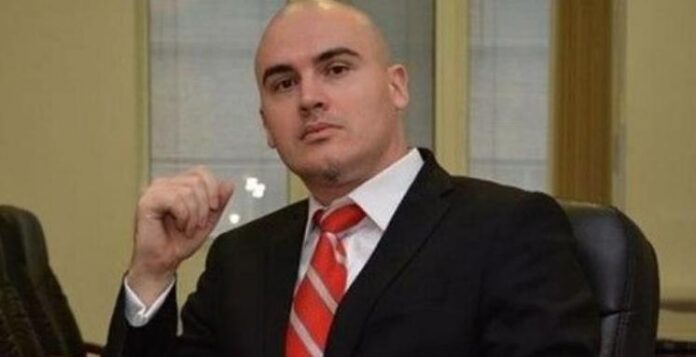 Етичната комисия: Петър Илиев е плагиатствал