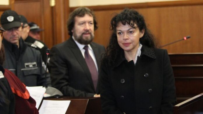 Евгения и Николай Баневи имали телефони в ареста