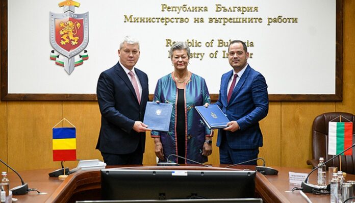 Еврокомисарят по вътрешни работи и МВР работят за България в Шенген