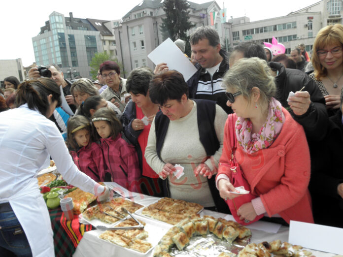 Фестивал на баницата превърна Разлог в най-вкусната дестинация