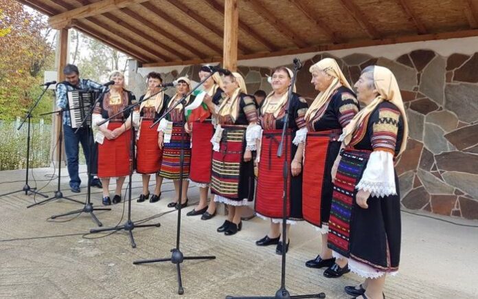 Фестивал на мераклиите събира състави от цялата страна в Слокощица