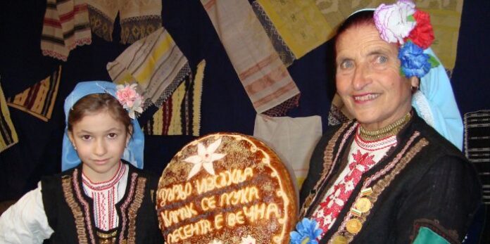 Фолклорен празник зарадва жителите на село Логодаж