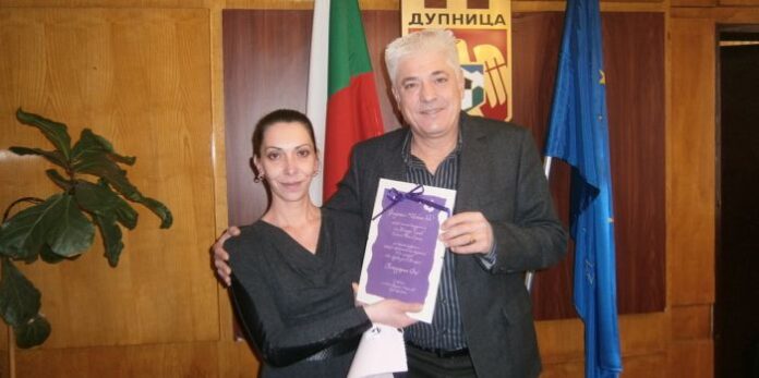 Фондация награди с плакет кмета Методи Чимев