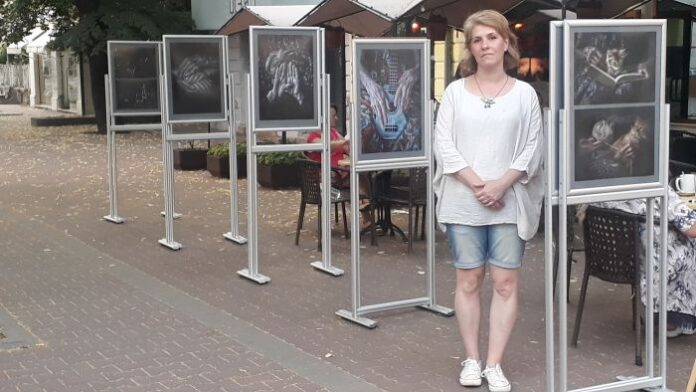 Фотографиите на Теодора Сърбинска – от световните галерии до Алеята под липите в Кюстендил